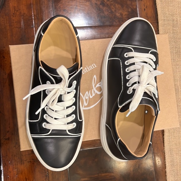 🔴SOLD🔴 Christian Louboutin black sneaker sz40.5 Excellent condition 695 - Picture 11 of 13